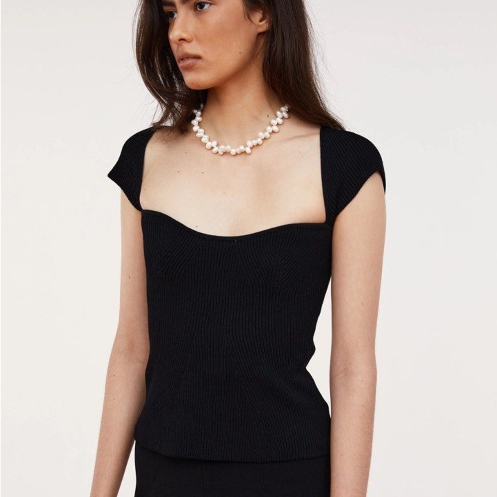 Source unknown sweetheart neckline ribbed top